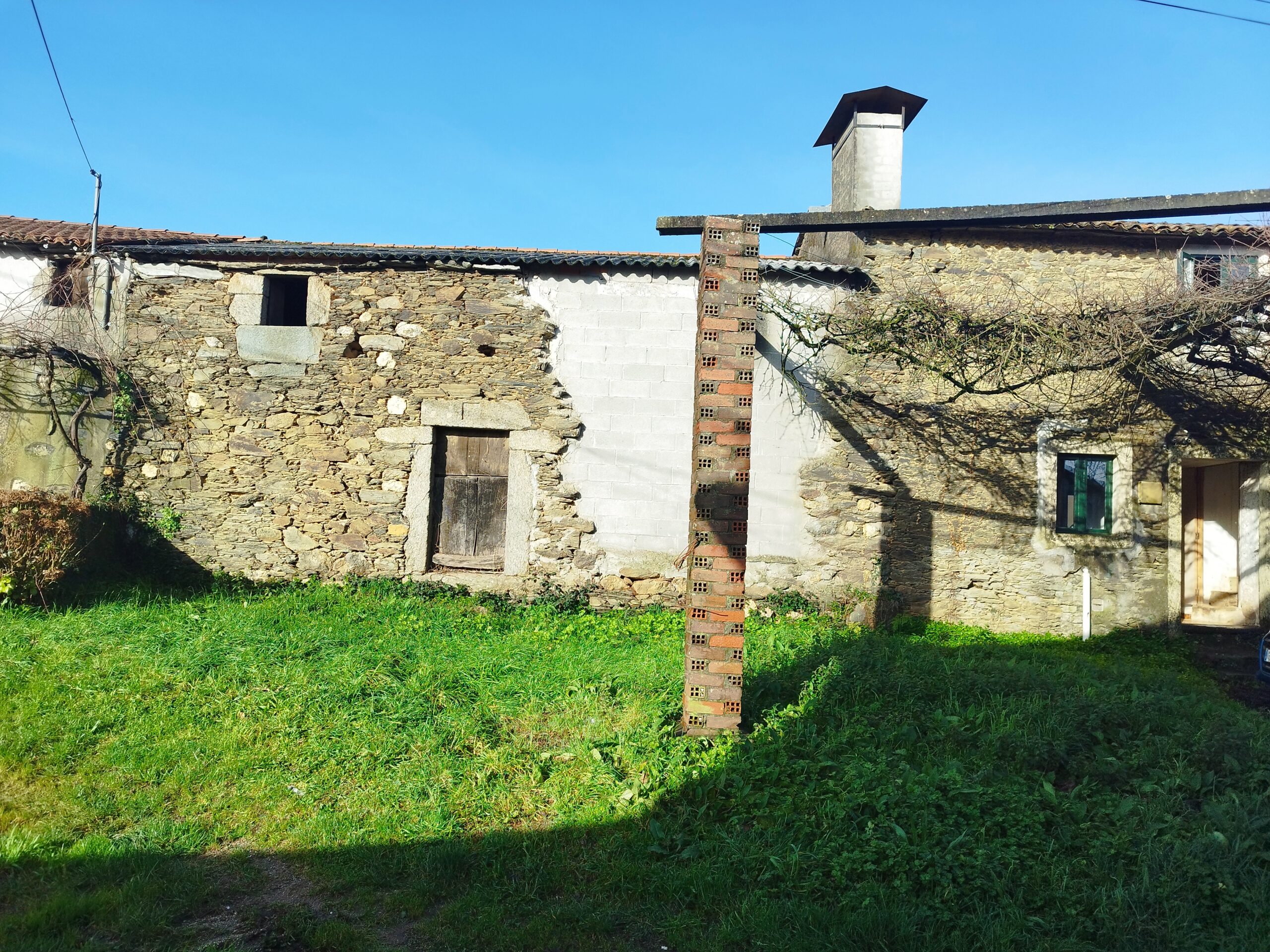 V290 – Se vende Casa en Doroña (Arzúa)