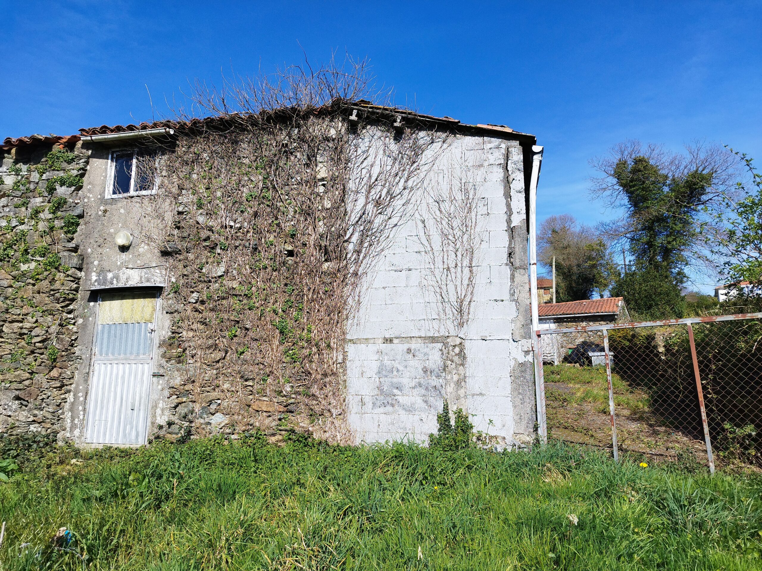 V333 – Se vende Casa en Portosalgueiro (Toques) V333 – Se vende Casa en Portosalgueiro (Toques)