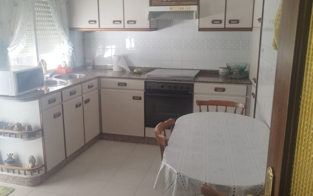 V346 – Se vende Piso en Calle Amador Rodríguez (Melide)