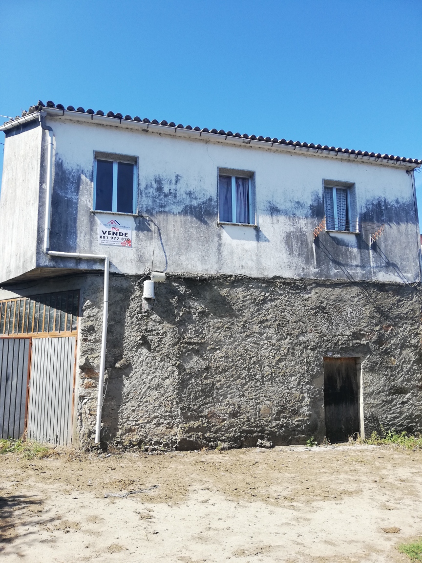 V160 – Se vende Casa en A Lamea (Toques)