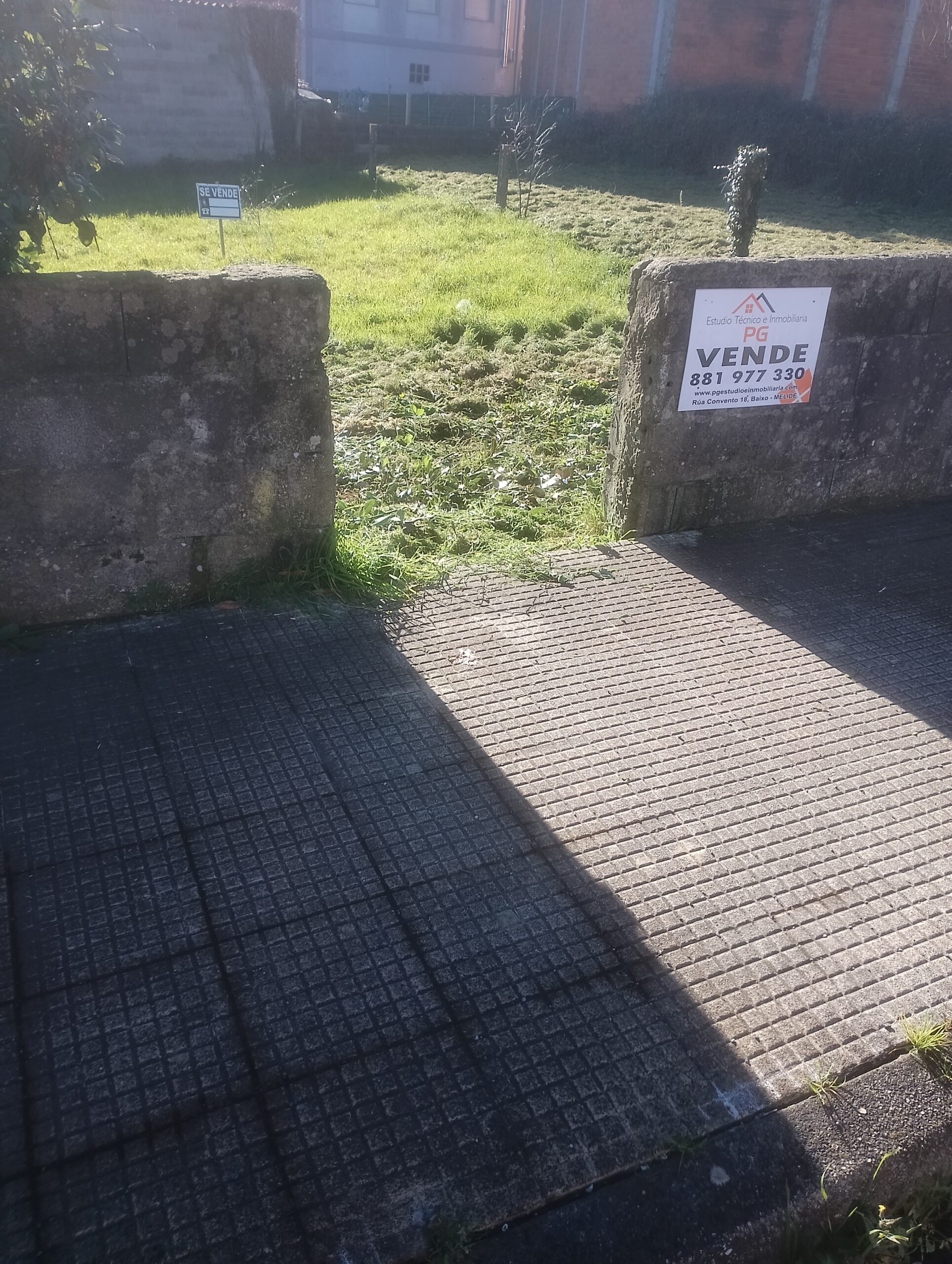 V287 – Se vende Solar en Xoán XXlll (Melide)