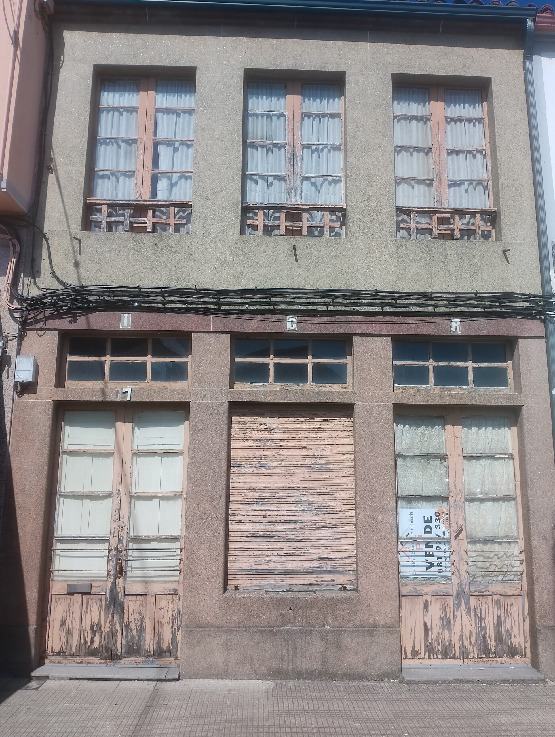 V296 – Se vende Casa en Avenida de la Habana (Melide)