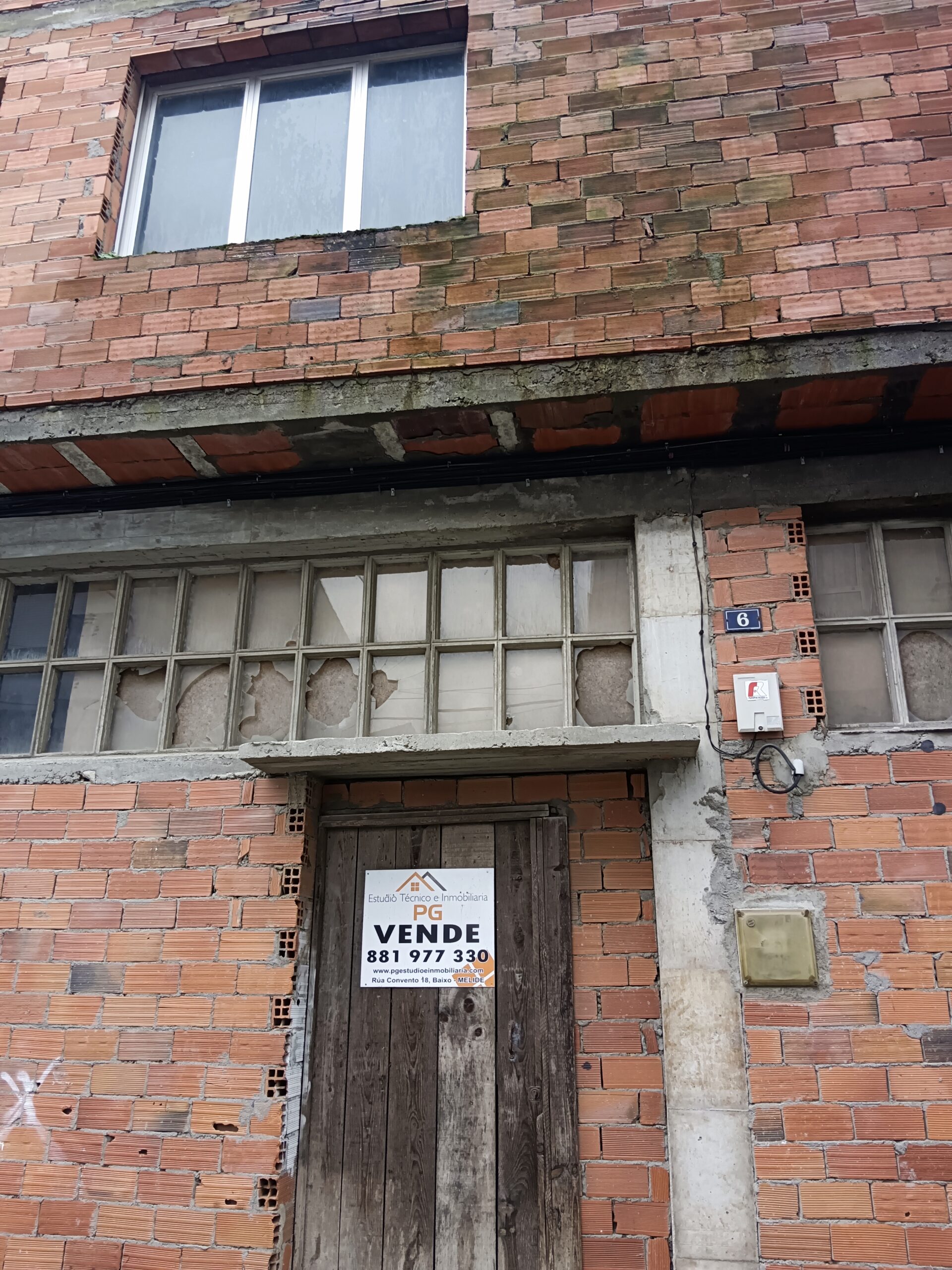 V331 – Se vende Edificio en Amador Rodríguez (Melide)